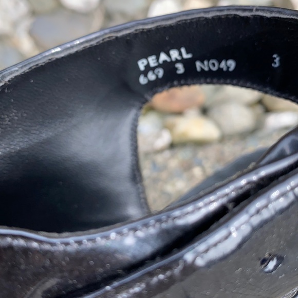 John Fluevog Electra patent leather high sandals - Picture 8 of 9